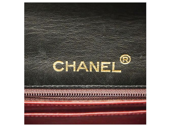 Bolsa de Ombro Mini Matelassé com Corrente Chanel - vista 5