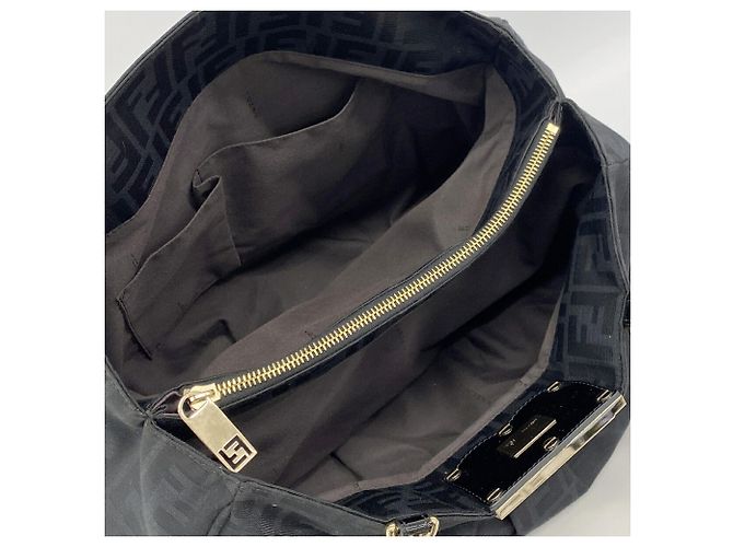 Zucca Bolso Tote Fendi de lona y nailon negro - vista 4