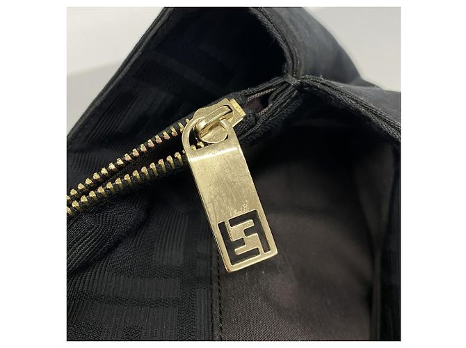 Zucca Bolso Tote Fendi de lona y nailon negro - vista 7