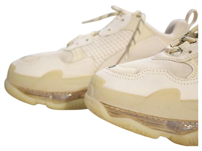 Balenciaga Triple S Clear Sole Sneakers Vanilla Beige - vista 12