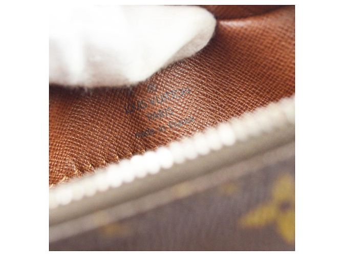 Bolso de hombro Louis Vuitton Nil Monogram Canvas Castaño - vista 4