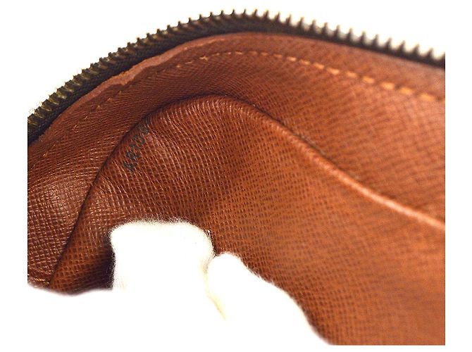 Bolso de hombro Louis Vuitton Nil Monogram Canvas Castaño - vista 5