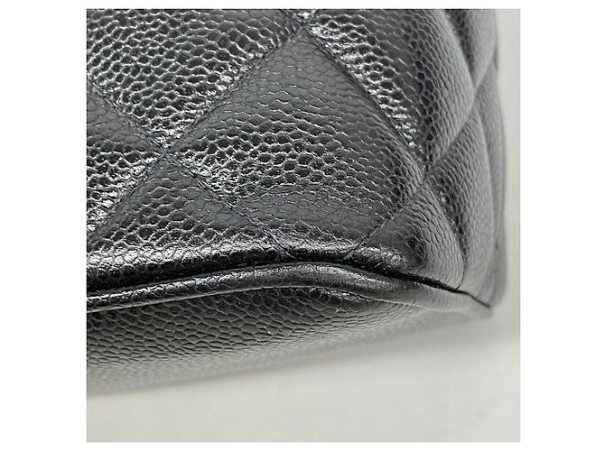 Chanel Tote Bag aus schwarzem genarbtem Kalbsleder - Ansicht 6