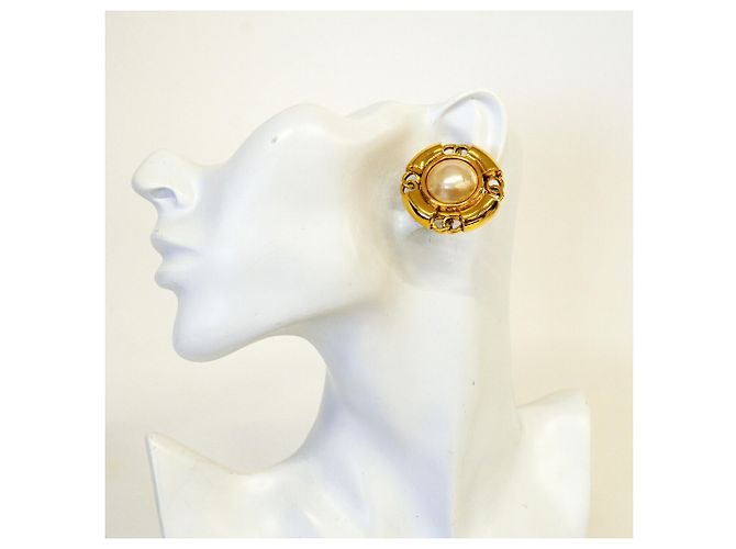 Pendientes de clip Chanel chapados en oro - vista 5