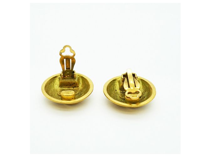 Pendientes de clip Chanel chapados en oro - vista 3