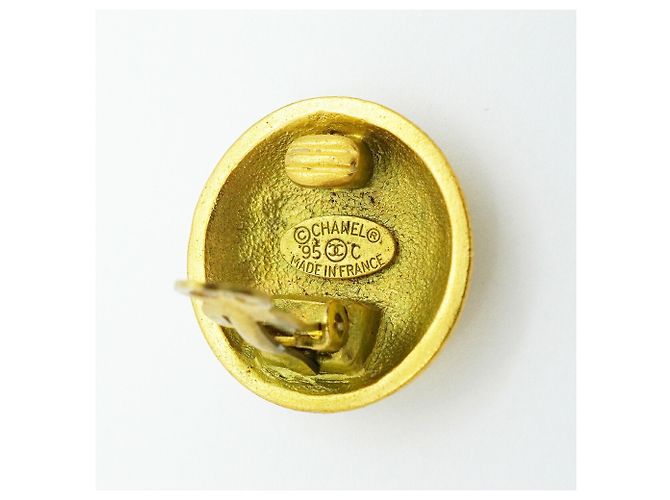 Pendientes de clip Chanel chapados en oro - vista 4