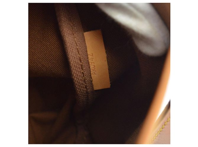 Louis Vuitton Saumur Monogram Canvas 35 - vista 5