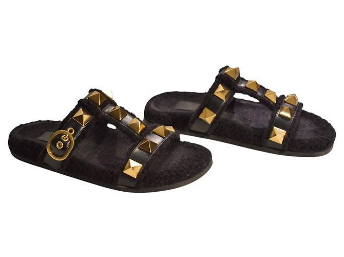 Valentino Garavani Sandali Roman Stud Shearling Neri - vista 6