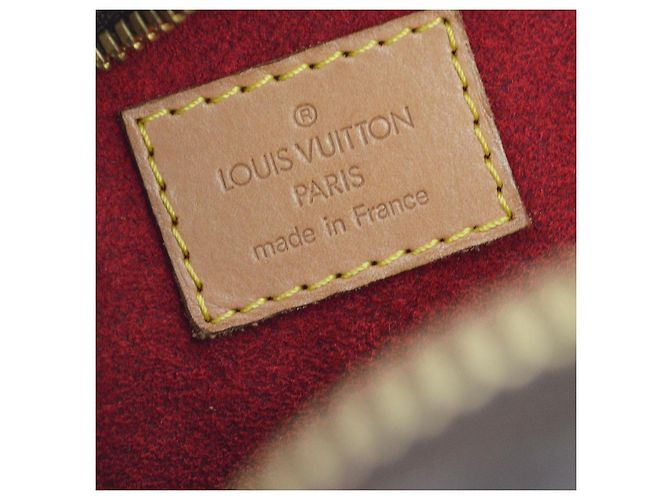 Louis Vuitton Excentri-Cite Monogram Canvas - vue 4