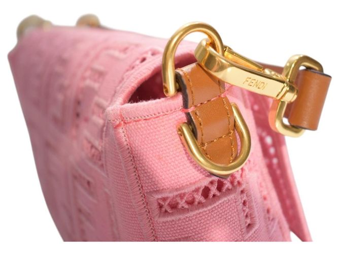 Fendi Baguette Borsa a tracolla in tela rosa FF Broderie Anglaise - vista 12