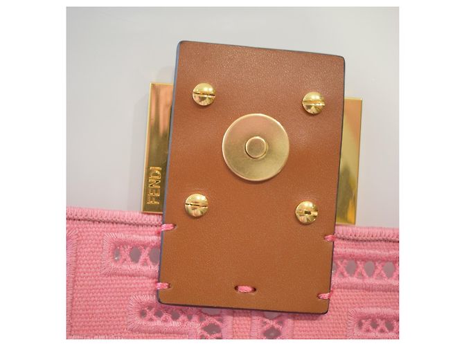 Fendi Baguette Borsa a tracolla in tela rosa FF Broderie Anglaise - vista 18