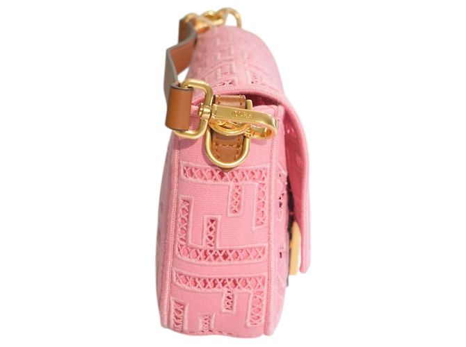 Fendi Baguette Borsa a tracolla in tela rosa FF Broderie Anglaise - vista 6