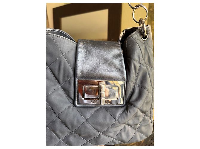 Borsa Chanel trapuntata in nylon e pelle nera - vista 6