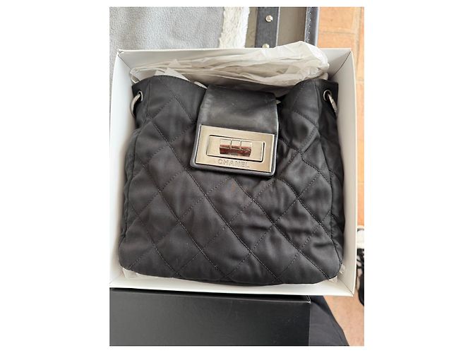 Borsa Chanel trapuntata in nylon e pelle nera - vista 8