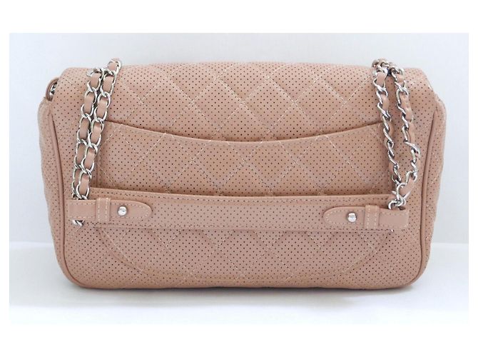 Chanel Classique Flap Bag em couro perfurado bege - vista 4