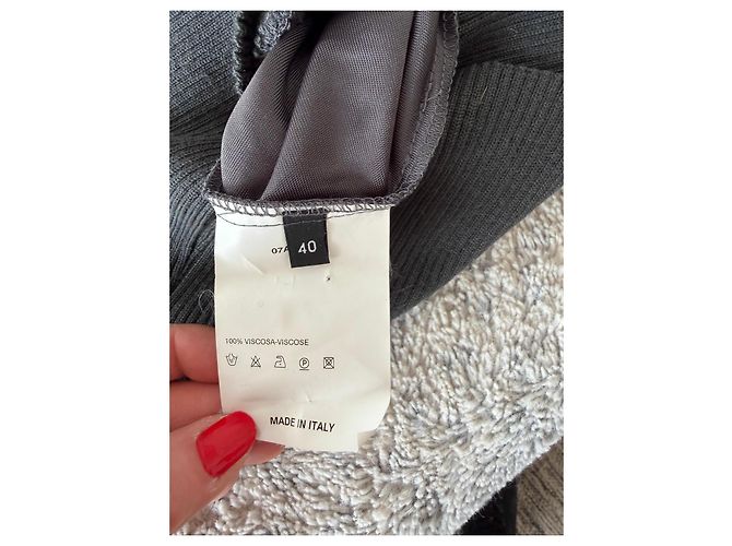 Autre Marque Top Atos Lombardini gris de viscosa plisada cuello drapeado - vista 11