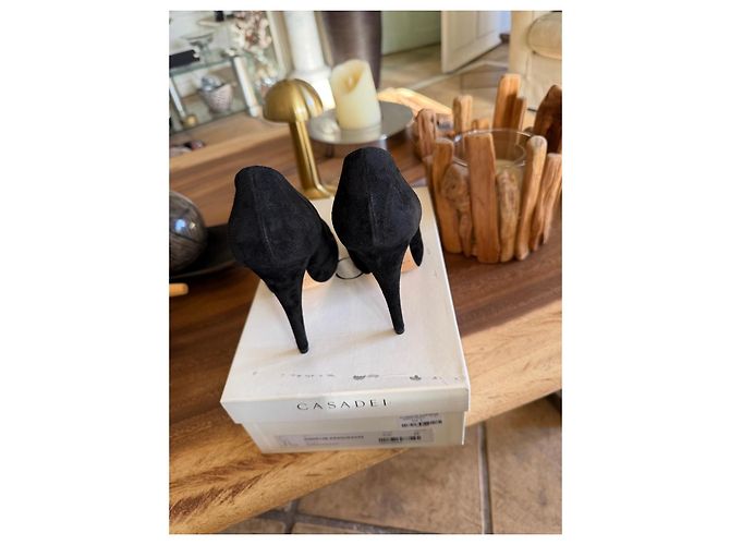 Casadei Pumps aus schwarzem Wildleder - Ansicht 4