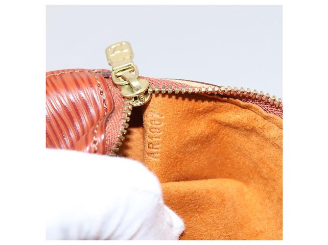 Louis Vuitton Soufflot Pochette Epi Leather mini - vista 7