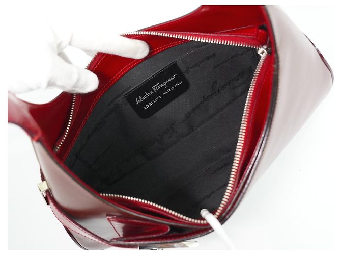 Salvatore Ferragamo Gancini Hobo Leather Medium - view 4