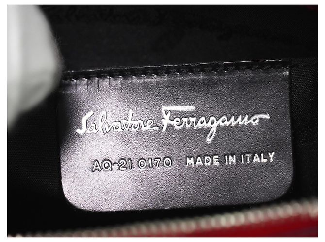 Salvatore Ferragamo Gancini Hobo Leather Medium - view 5