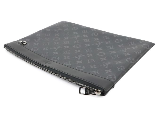 Louis Vuitton Monogram Eclipse Pochette Discovery Clutch - vista 4