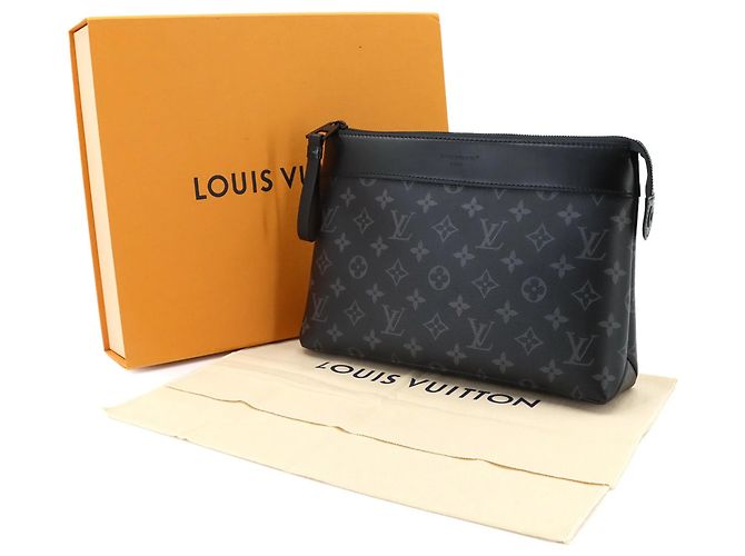 Louis Vuitton Monogram Eclipse Pochette Voyage Souple Clutch Handbag - vista 2