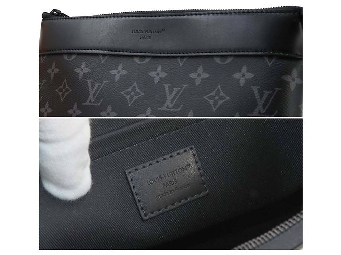 Louis Vuitton Monogram Eclipse Pochette Voyage Souple Clutch Handbag - vista 8