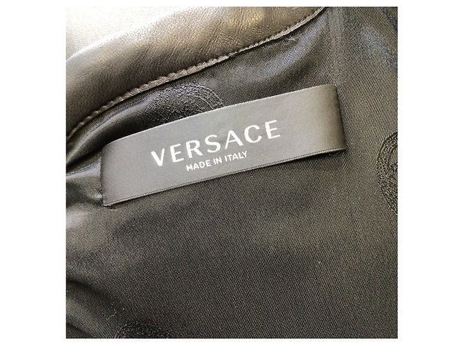 Vestido mini Versace de piel de cordero negra - vista 4
