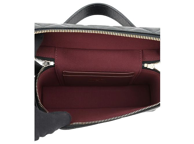 Mini Vanity Case Chanel CC Acolchado en Cuero Caviar Negro con Cadena - vista 4