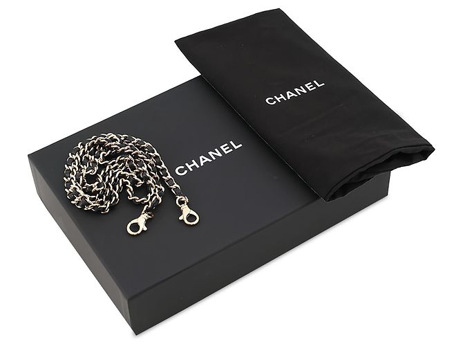 Mini Vanity Case Chanel CC Acolchado en Cuero Caviar Negro con Cadena - vista 6