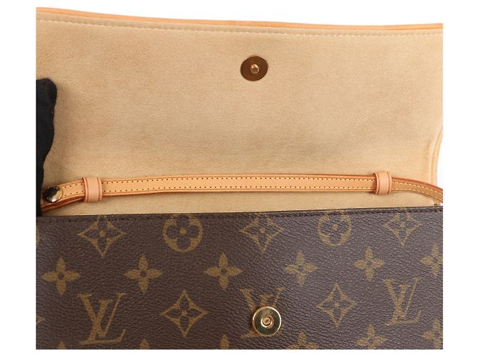 Louis Vuitton Pochette Twin GM Monogram Crossbody Bag in Brown M51852 - vista 10