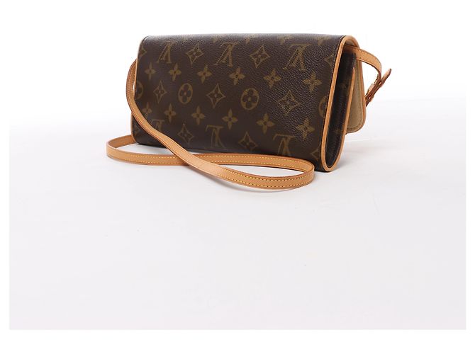 Louis Vuitton Pochette Twin GM Monogram Crossbody Bag in Brown M51852 - vista 3