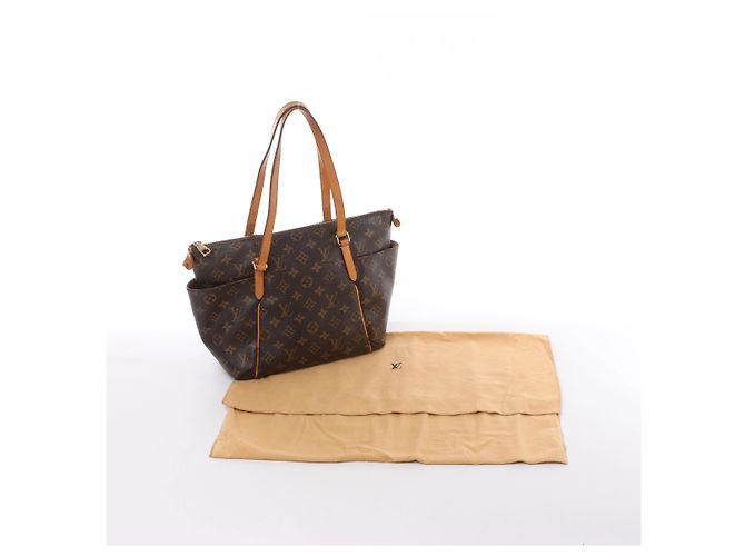 Borsa a tracolla Louis Vuitton Totally PM Monogram Canvas in marrone M56688 - vista 13