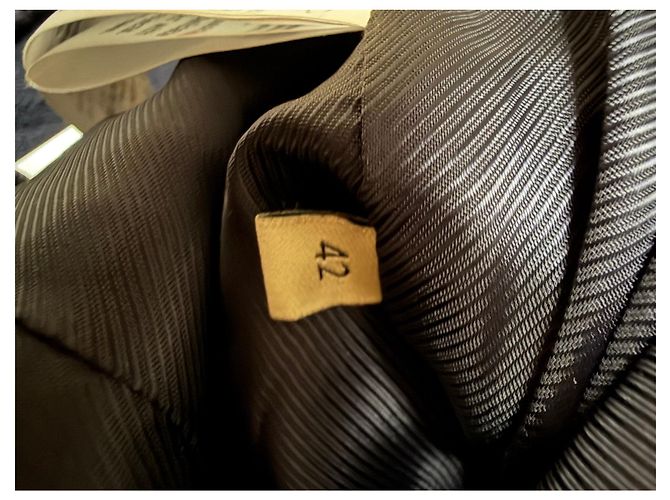 Gucci Tweed Jacke mit Goldknöpfen - Ansicht 5