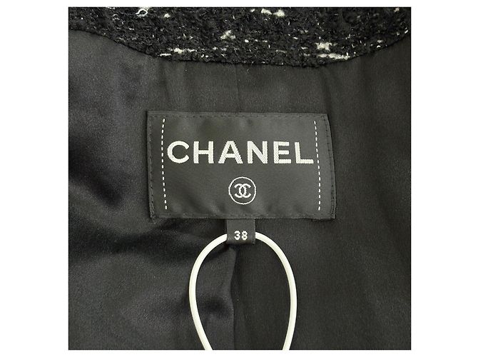 Abrigo Chanel de Tweed Negro con Ribetes de Cuero - vista 3
