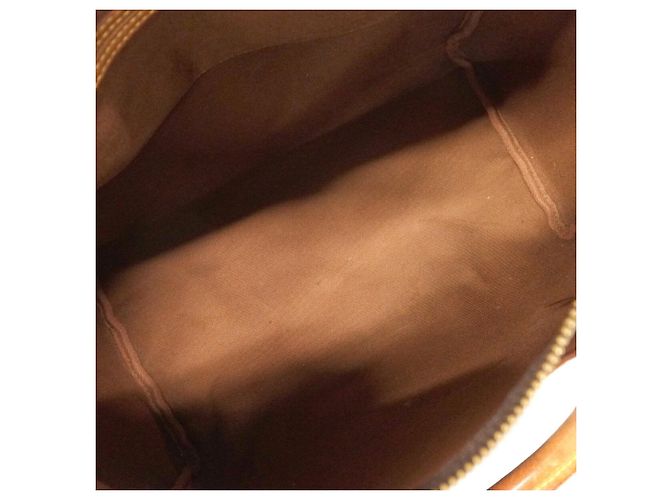 Bolso Louis Vuitton Monogram Speedy 35 - vista 4