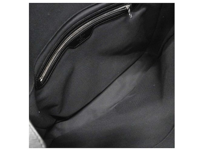 Sac à épaule Louis Vuitton Taiga Delsu - vue 4