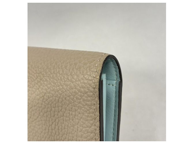 Louis Vuitton Long Wallet in Taurillon Leather - view 5