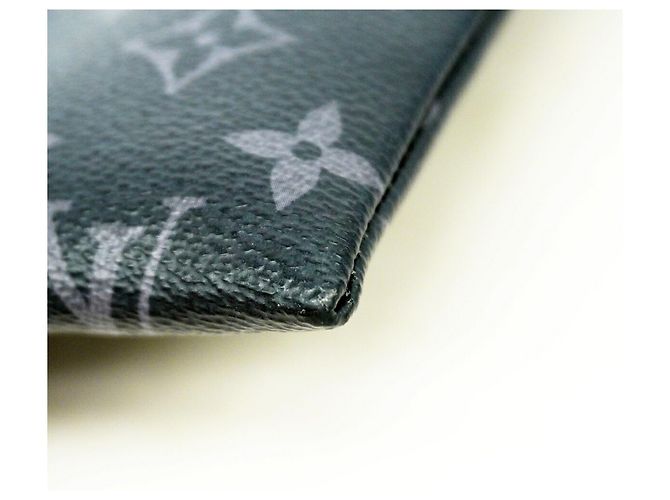 Louis Vuitton Monogram Eclipse Pochette To Go Clutch Bag - vista 6