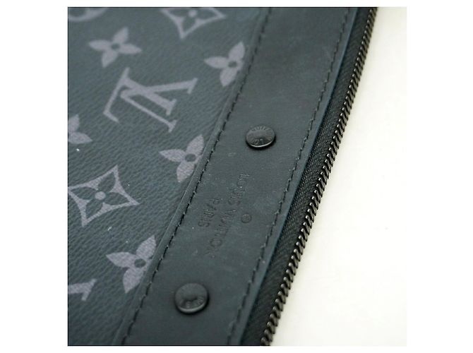 Louis Vuitton Monogram Eclipse Pochette To Go Clutch Bag - vista 8