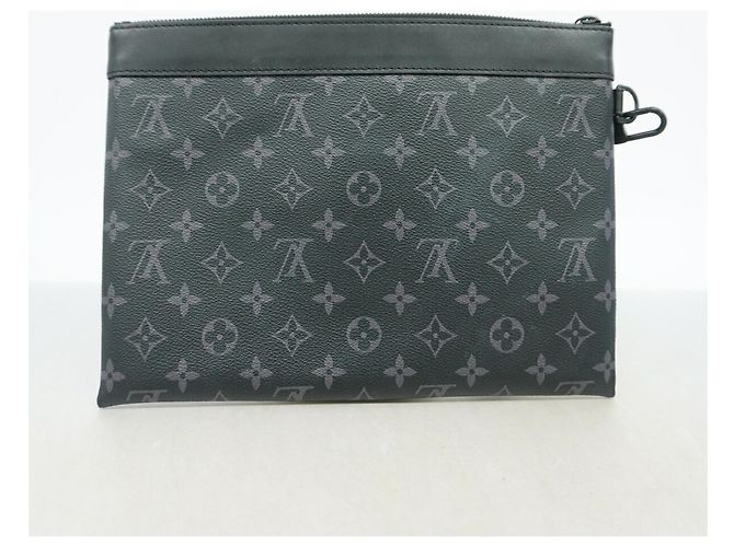 Louis Vuitton Monogram Eclipse Pochette To Go Clutch Bag - vista 9