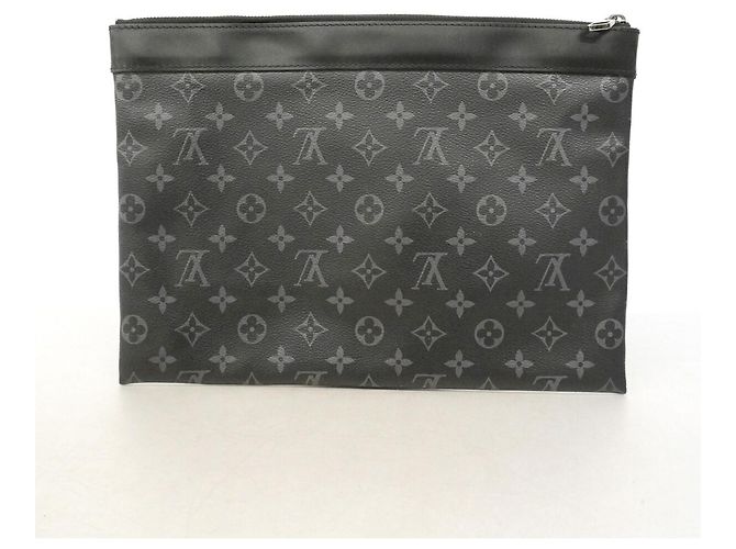 Louis Vuitton Monogram Eclipse Pochette Discovery Clutch Bag - vista 10