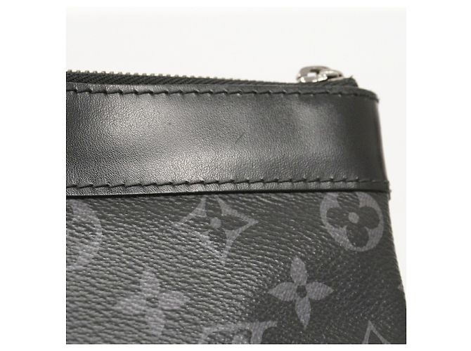 Louis Vuitton Monogram Eclipse Pochette Discovery Clutch Bag - vista 9