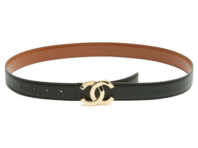 Cinto Chanel reversível em couro Preto e Camel com fivela CC dourada - vista 2