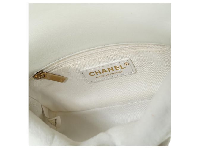 Chanel Bolsa de ombro com corrente e aba em shearling matelassê - vista 13