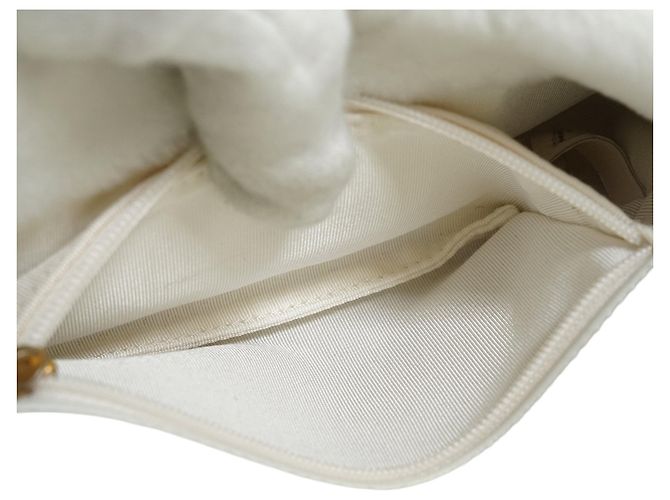 Chanel Bolsa de ombro com corrente e aba em shearling matelassê - vista 15