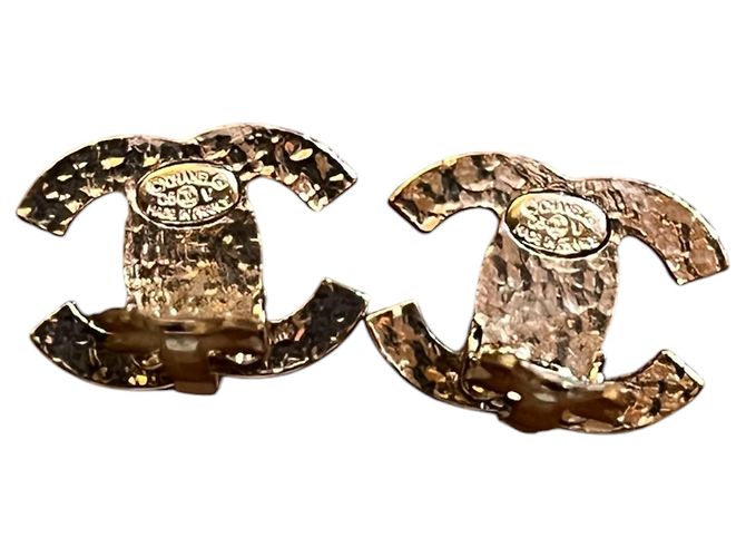Chanel CC vergoldete Clip-On-Ohrringe mit Kunstperlen - Ansicht 4