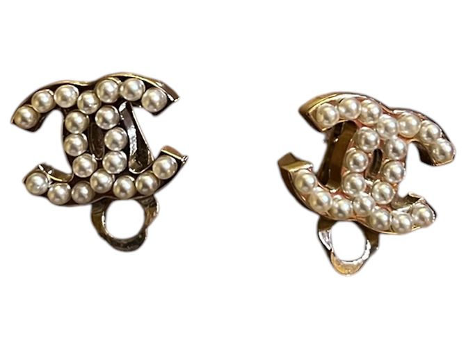 Chanel CC vergoldete Clip-On-Ohrringe mit Kunstperlen - Ansicht 5