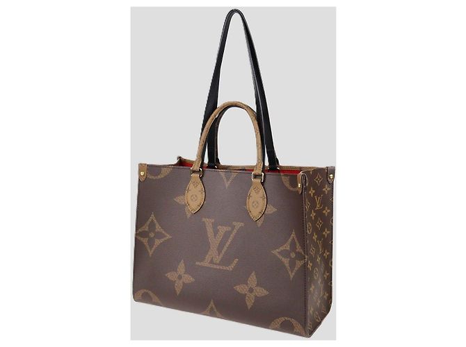 Borsa Louis Vuitton Reverse Monogram Giant Canvas OnTheGo MM - vista 2