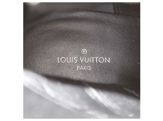 Louis Vuitton Multicolor Suede Monogram Canvas and Croc Embossed Leather Laureate Desert Boots - view 6